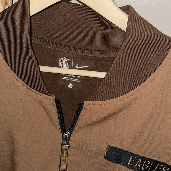 NWOT Nike Philadelphia Eagles On Field Salute To Service 2024 Jacket - Picture 3 of 4